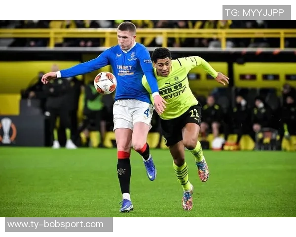 凯恩主动关心小贝林与特尔交流展现老好人本色